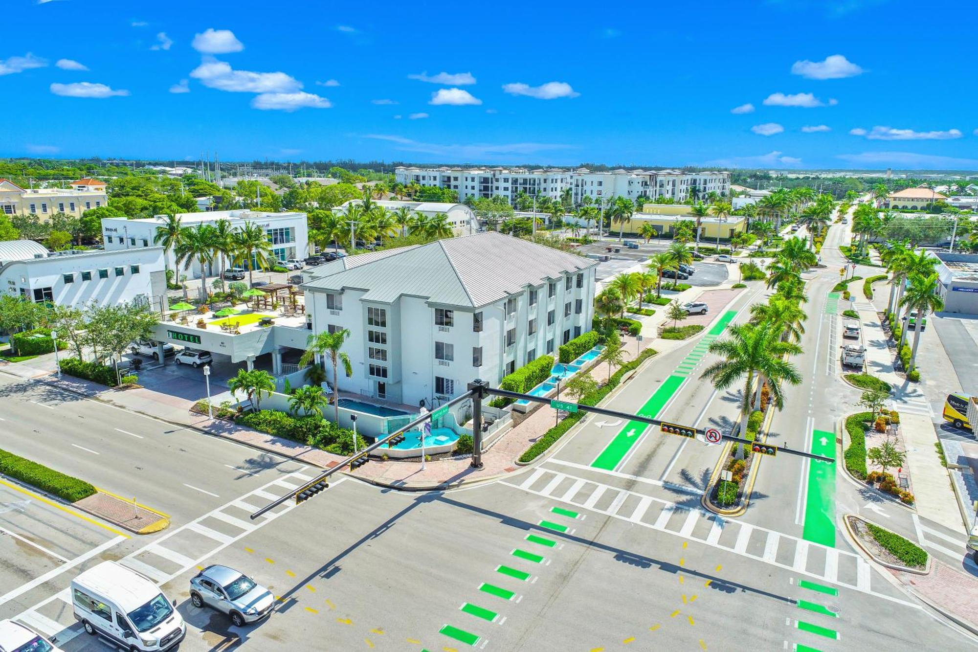 那不勒斯中央公园酒店 North North Naples 外观 照片